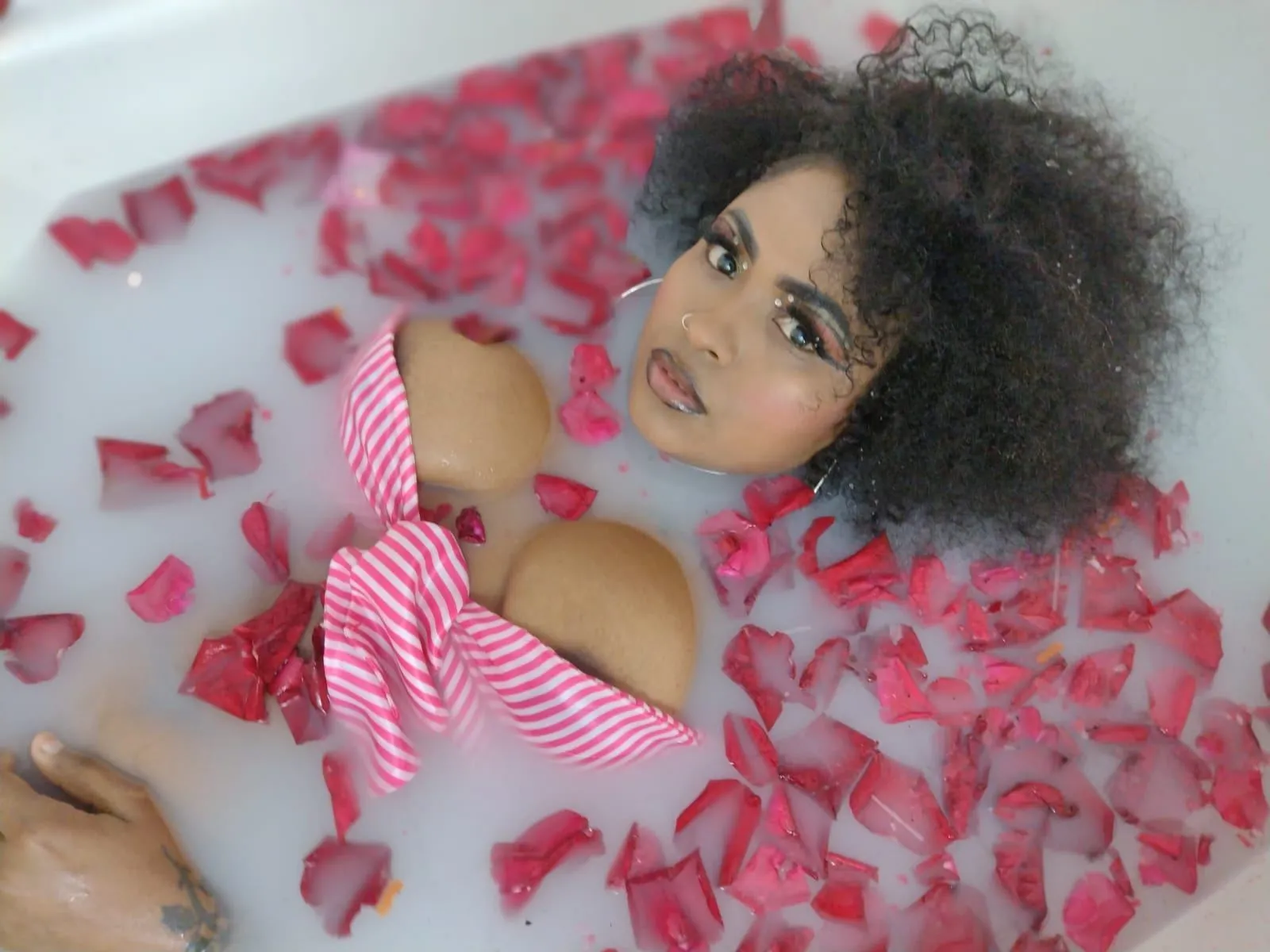 Live sex webcam photo for JulietaJacksonn #3902825