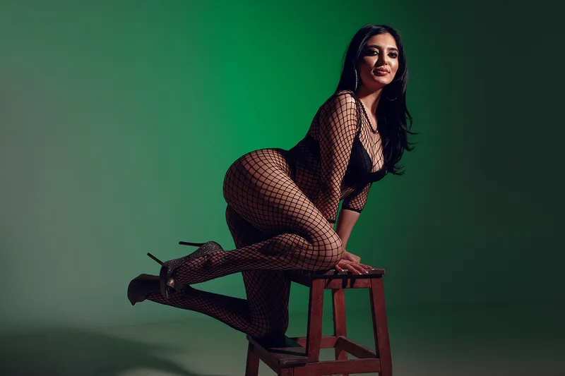 Live sex webcam photo for AbigailLin #4072220