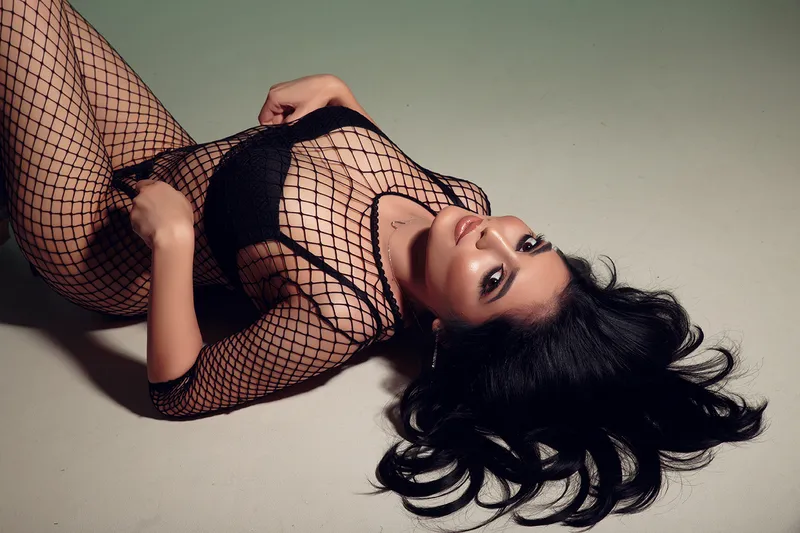 Live sex webcam photo for AbigailLin #4072227