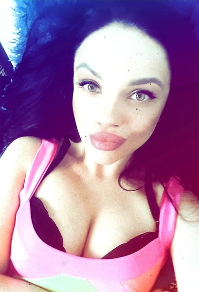 Live sex webcam photo for xDeepthroatQueenx #2961932