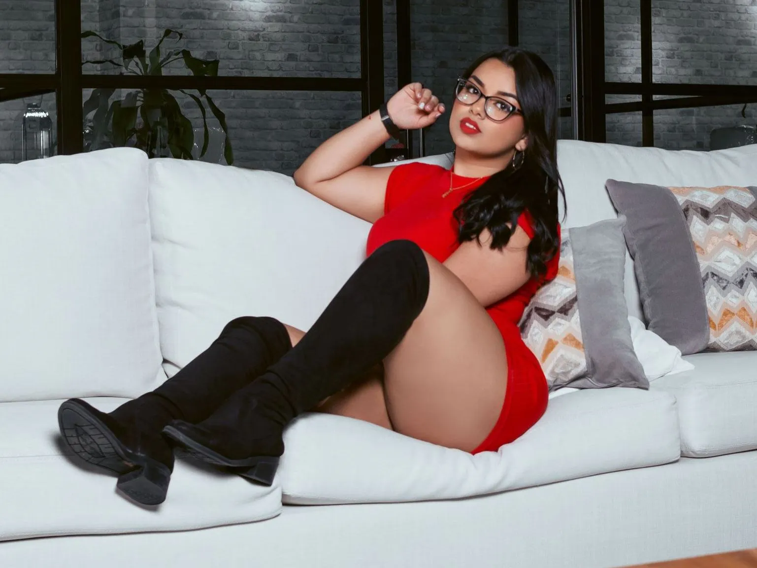 Live sex webcam photo for MiaLeewis #3311765