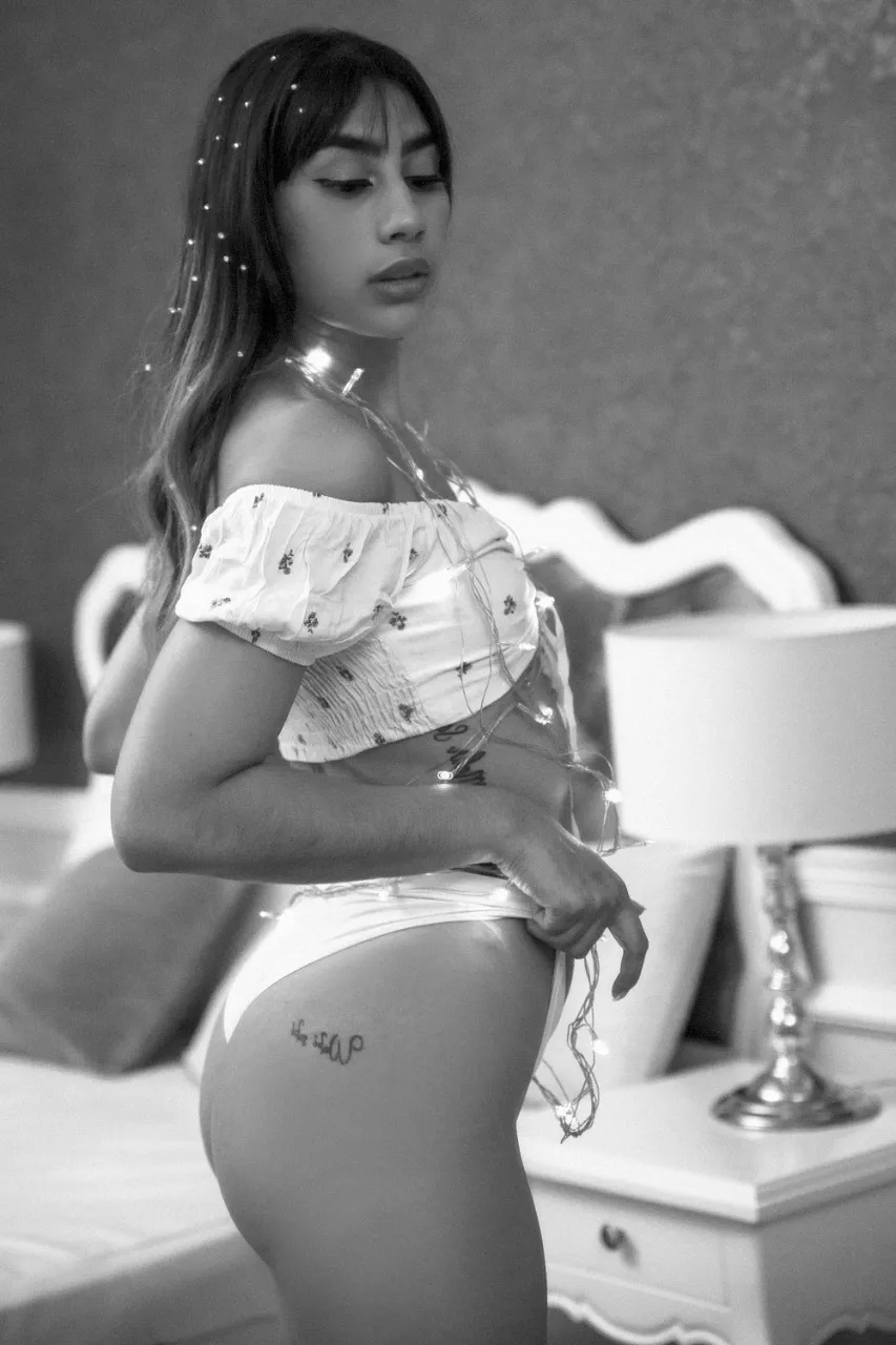 Live sex webcam photo for JessicaSoller #7197367