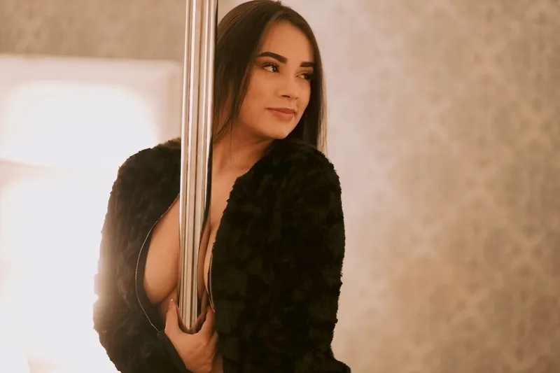 Live sex webcam photo for JenniferCasas #2962892