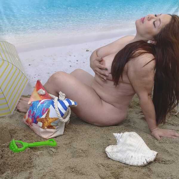 Live sex webcam photo for EmmaDaviss69 #5366358