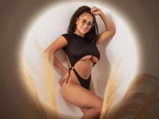 Live sex webcam photo for EmmaFerrari #6002356
