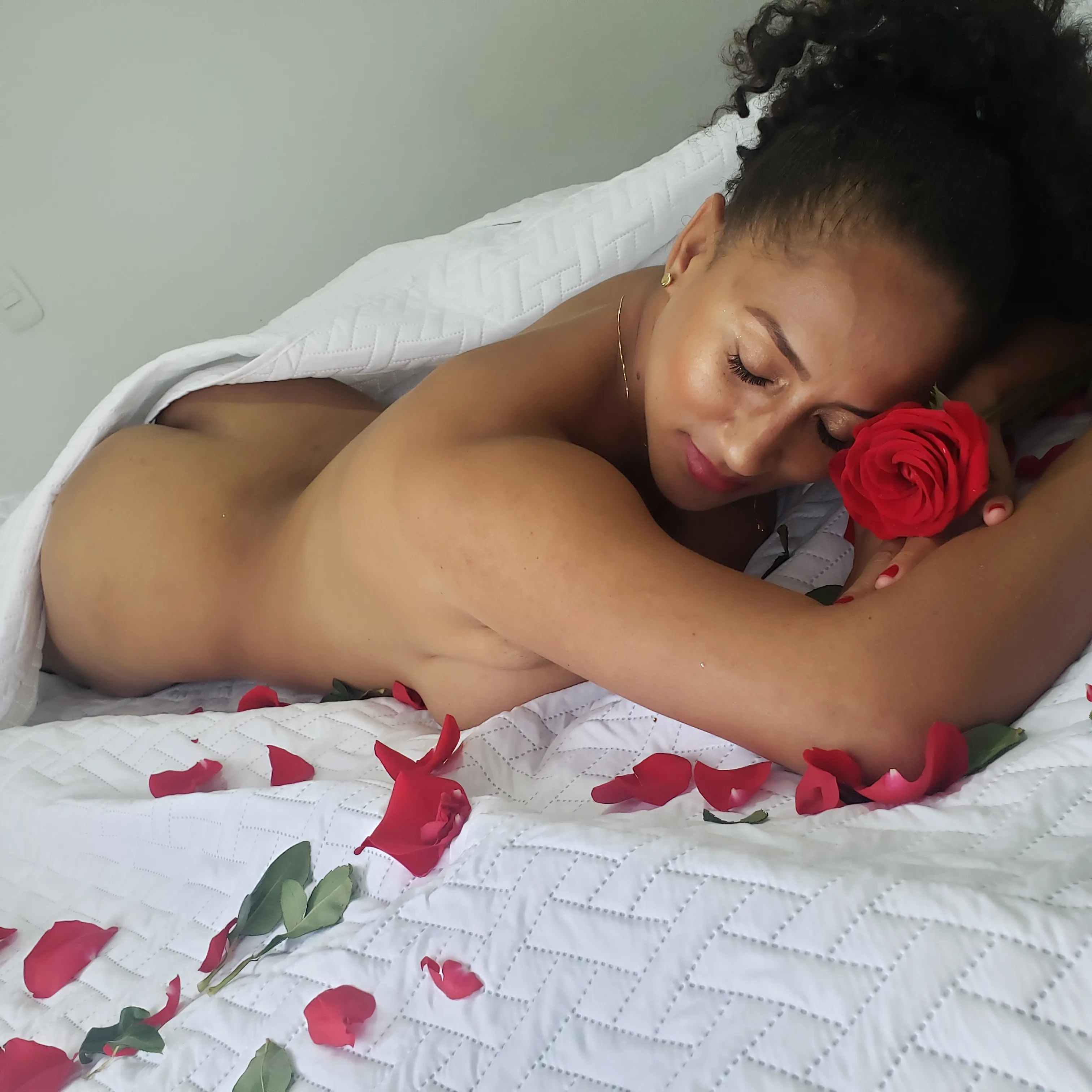 Live sex webcam photo for EmmaFerrari #6125954