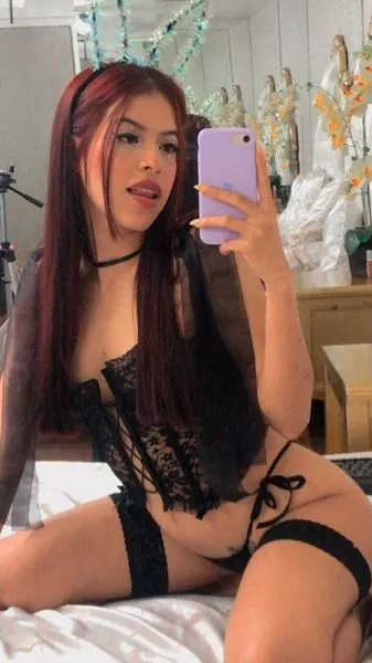 Live sex webcam photo for ArianaRivera #2990128