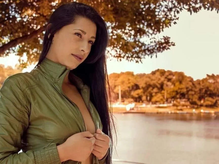 Live sex webcam photo for KatheMillers #2976969