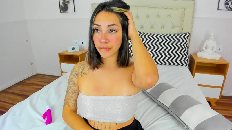 Live sex webcam photo for CarolineBroke #3129596