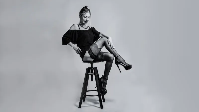 Live sex webcam photo for SaraHard #3464924