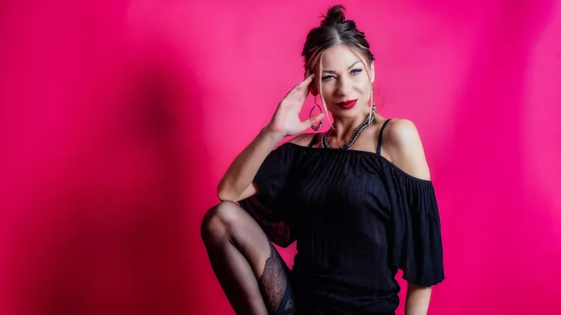 Live sex webcam photo for SaraHard #3464929