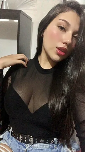 Live sex webcam photo for MikaelaStone #3009705