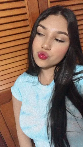 Live sex webcam photo for MikaelaStone #3009706