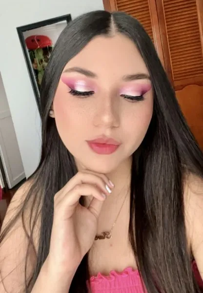 Live sex webcam photo for MikaelaStone #3009691