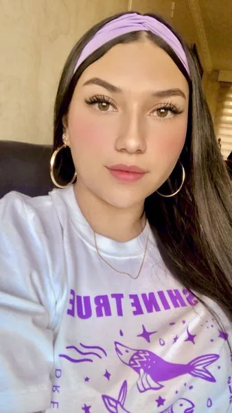 Live sex webcam photo for MikaelaStone #3009688