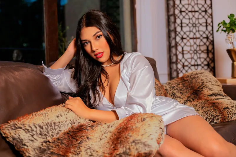 Live sex webcam photo for MikaelaStone #3348293