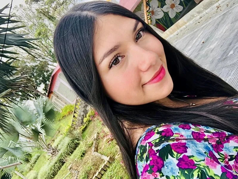 Live sex webcam photo for MikaelaStone #3009696