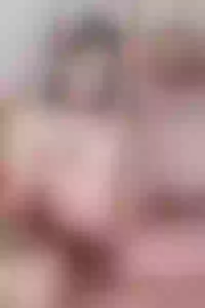 Live sex webcam photo for OliviaClarck #3005210