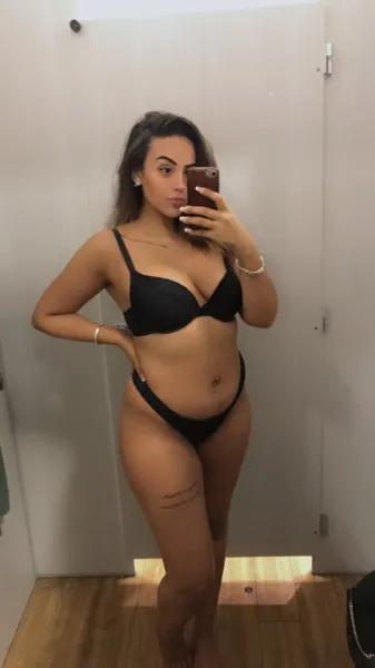 Live sex webcam photo for SassyZara #3059320