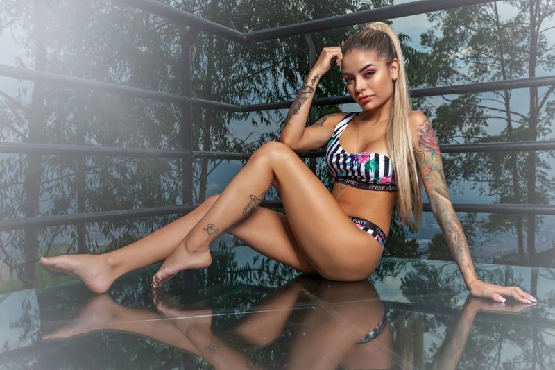 Live sex webcam photo for AriadnaLonsin #3043858