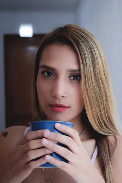 Live sex webcam photo for MiaLorii #3276619