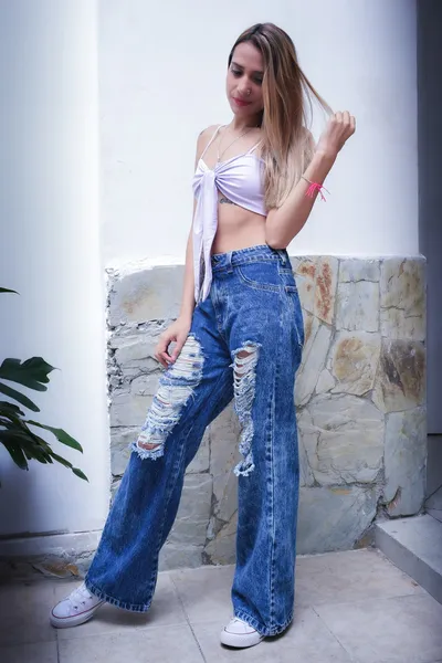 Live sex webcam photo for MiaLorii #3276617