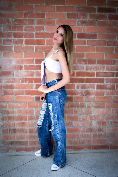 Live sex webcam photo for MiaLorii #3276615