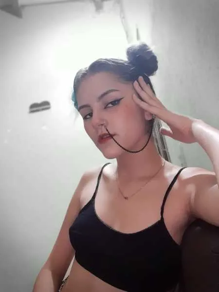 Live sex webcam photo for BlueDreamms #2997943