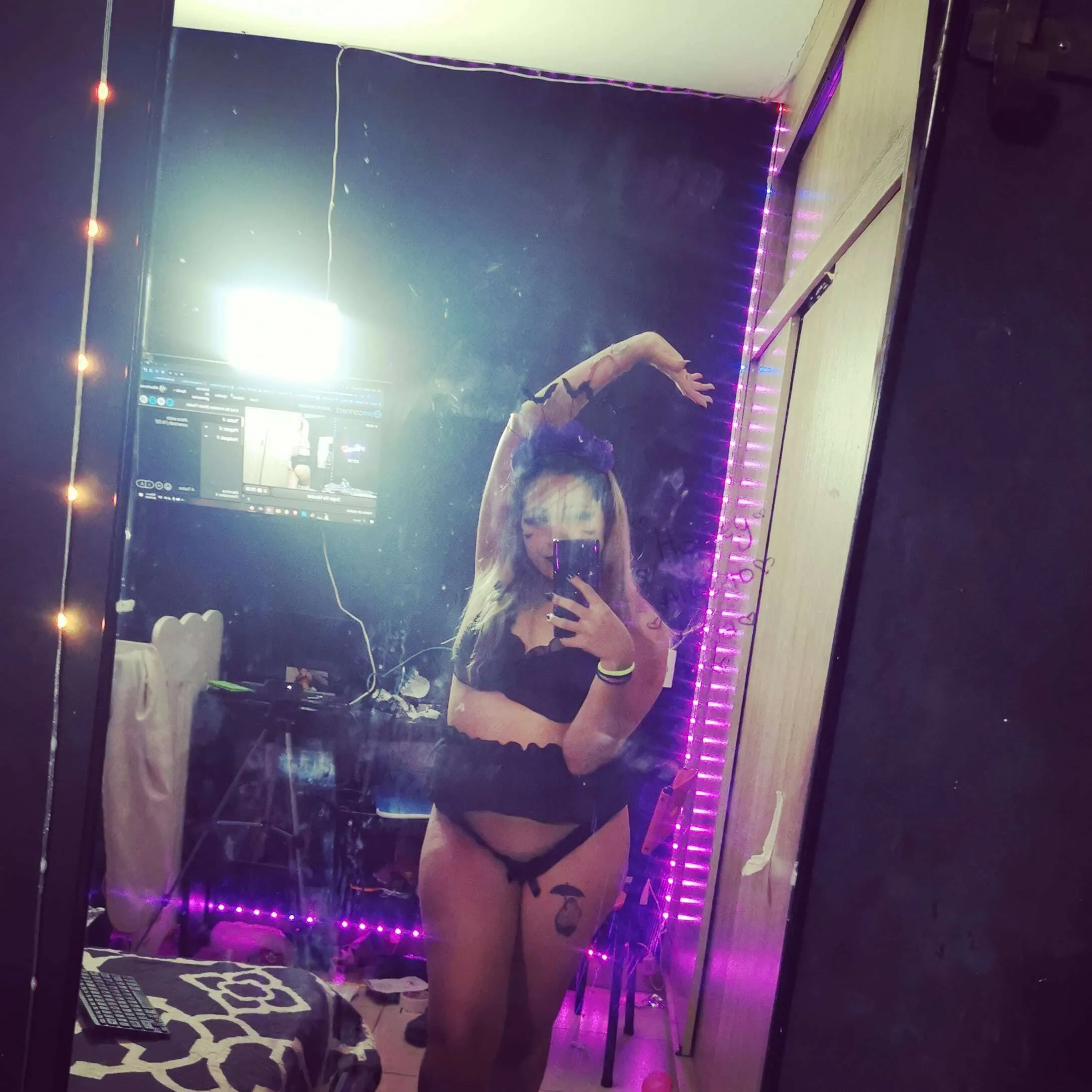 Live sex webcam photo for Alicelovea #7819023