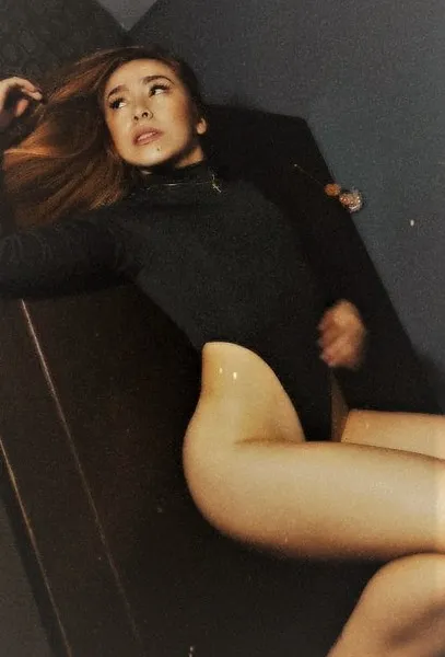 Live sex webcam photo for MiaRoggers #3116213