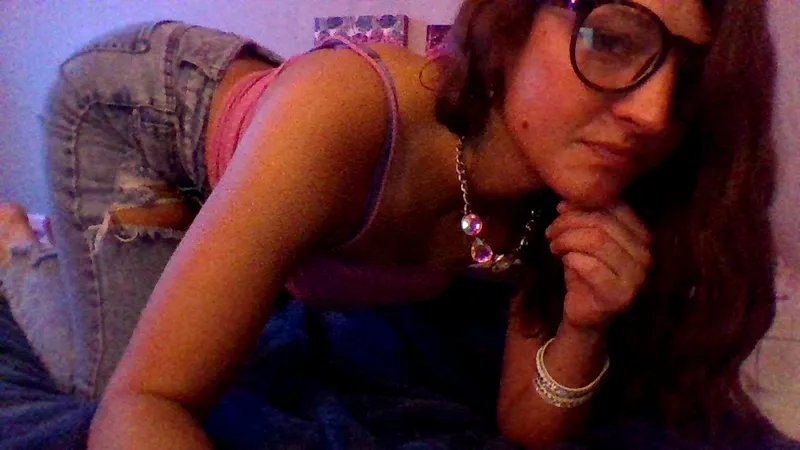 Live sex webcam photo for Kelsbunny21 #3070060