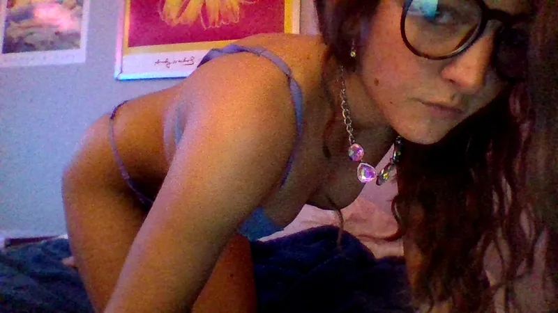 Live sex webcam photo for Kelsbunny21 #3070048