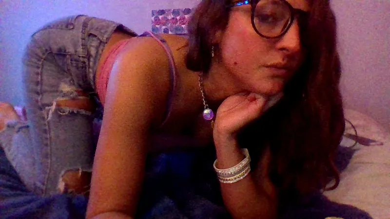 Live sex webcam photo for Kelsbunny21 #3070063