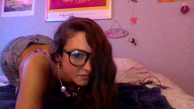 Live sex webcam photo for Kelsbunny21 #3070070