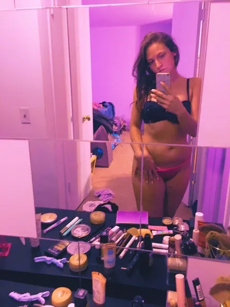 Live sex webcam photo for Kelsbunny21 #3044115