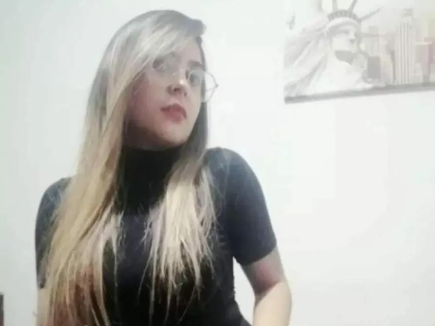 Live sex webcam photo for ElenSweet018 #3893701