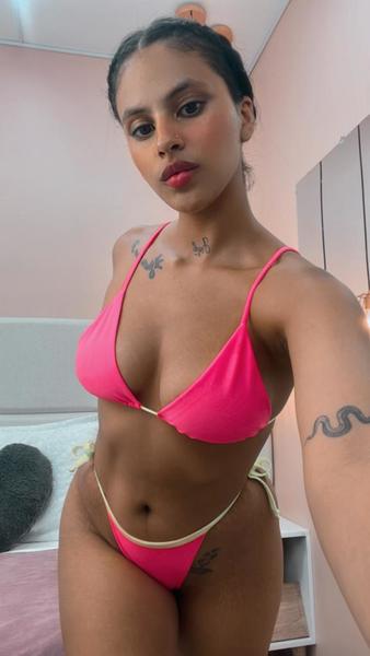 Live sex webcam photo for AnaCiell #3316307