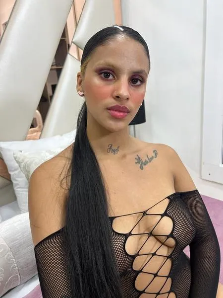 Live sex webcam photo for AnaCiell #3398889