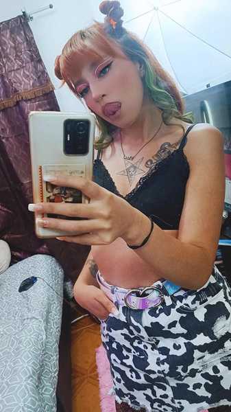 Live sex webcam photo for redvixxen #3123070