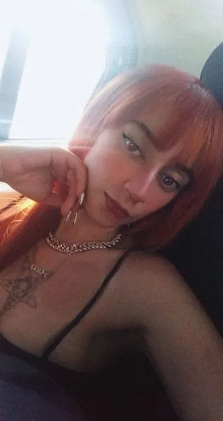 Live sex webcam photo for redvixxen #3107787