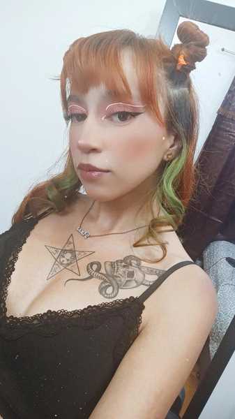 Live sex webcam photo for redvixxen #3123073