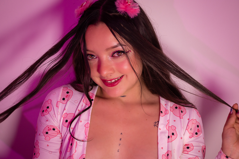 Live sex webcam photo for MiaaGloss #3423677