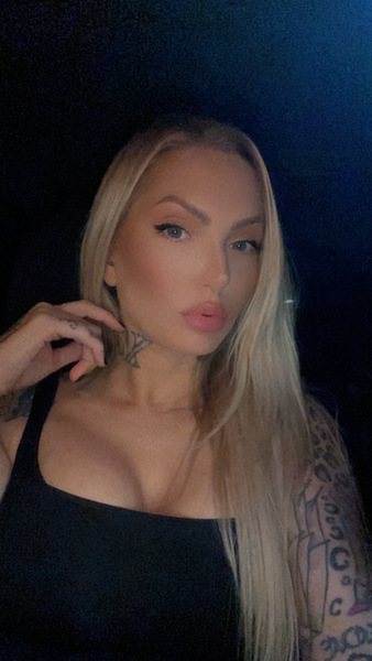 Live sex webcam photo for TaylorBardot #3014945