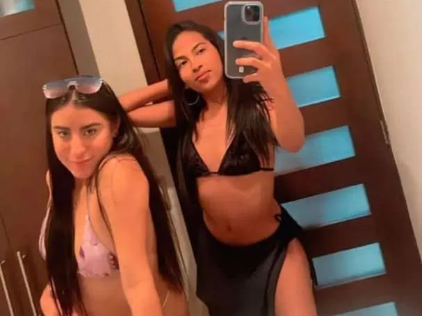 Live sex webcam photo for KellyAndMolly #3015144