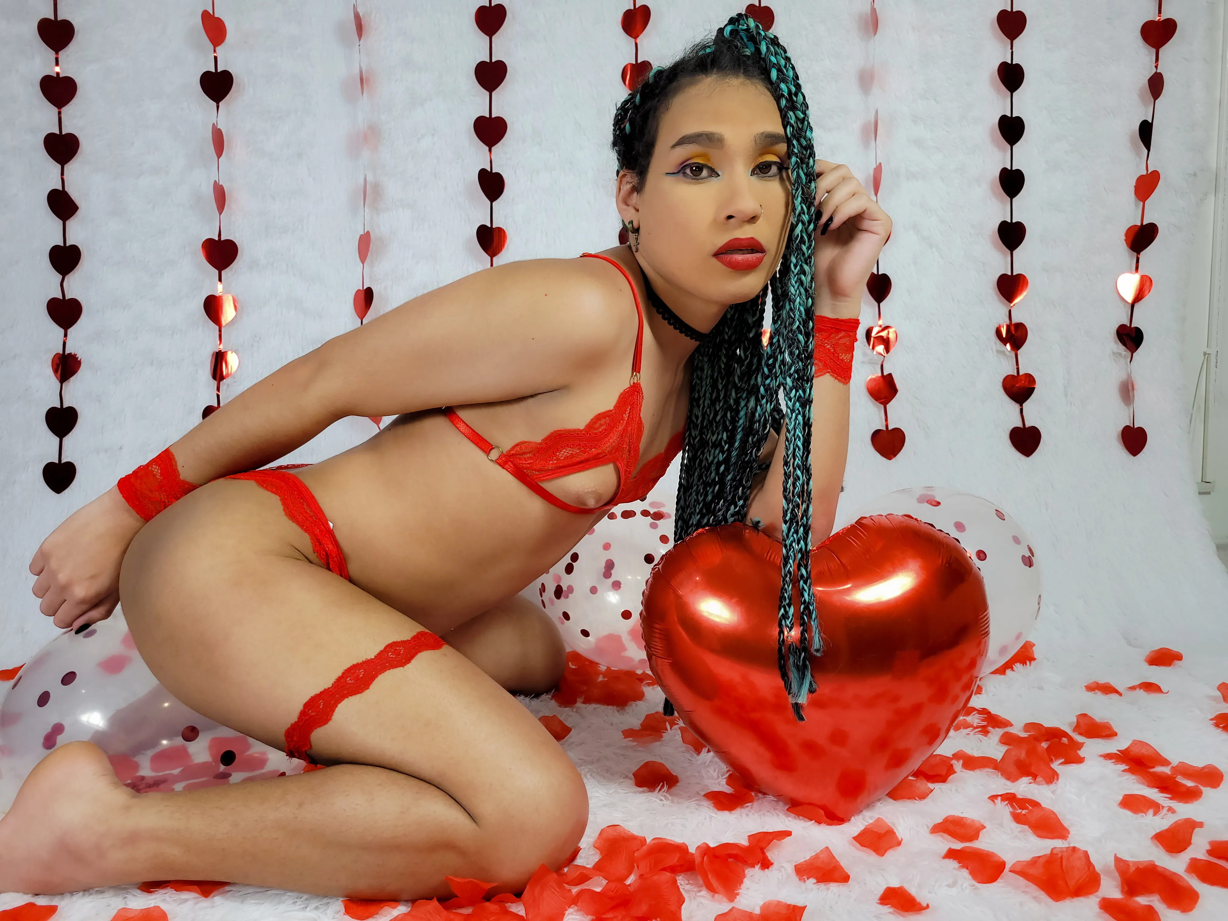 Live sex webcam photo for SophieeSweett #7098585
