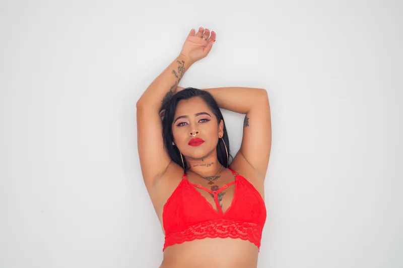 Live sex webcam photo for ElettraBender #3268579