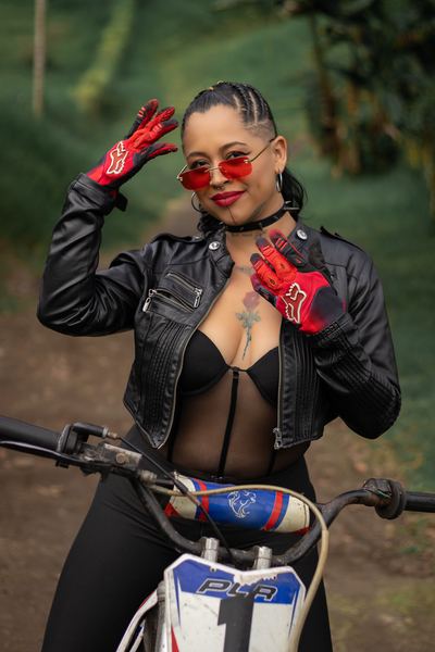 Live sex webcam photo for ElettraBender #3344504