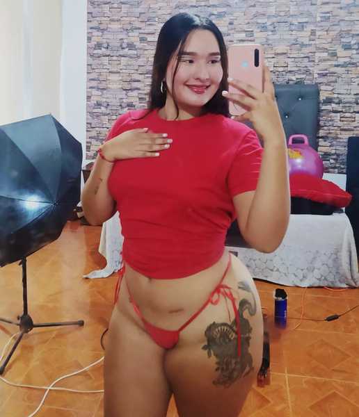 Live sex webcam photo for EmillySting #3102572