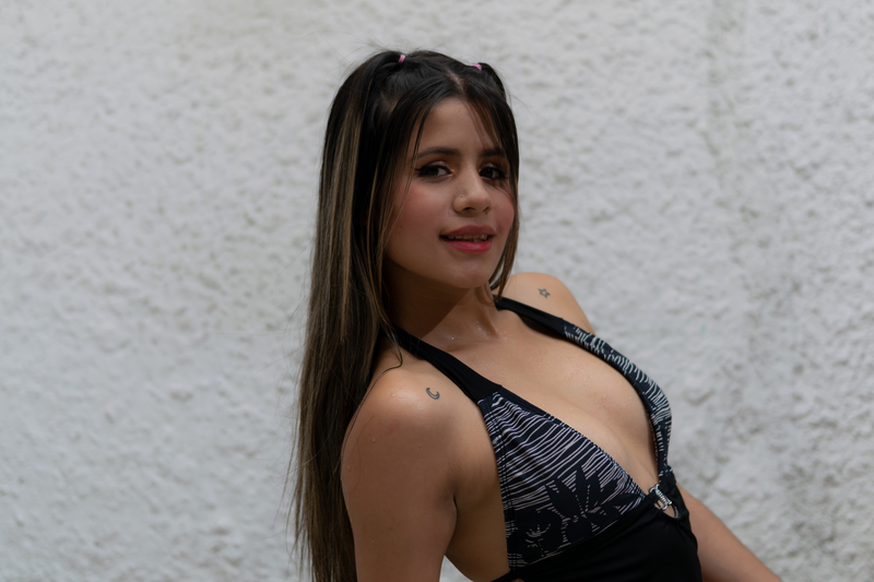 Live sex webcam photo for SheylaSpooner #3030018