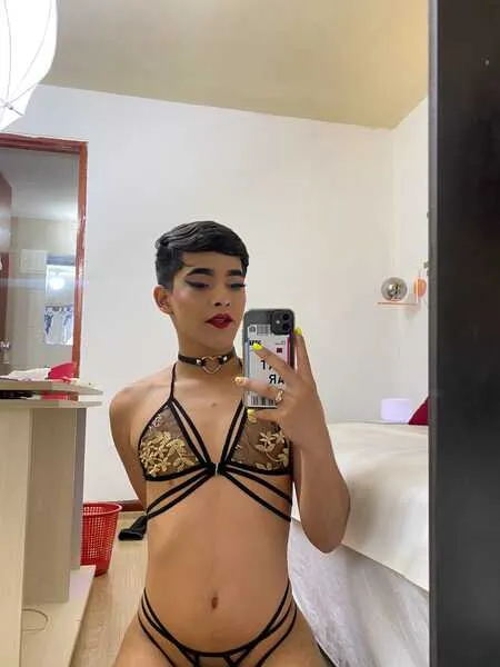 Live sex webcam photo for AlexandraaSaenz #6205268